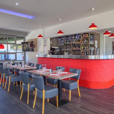 Hotel Restaurant Les Jardins D'Épône Екстериор снимка