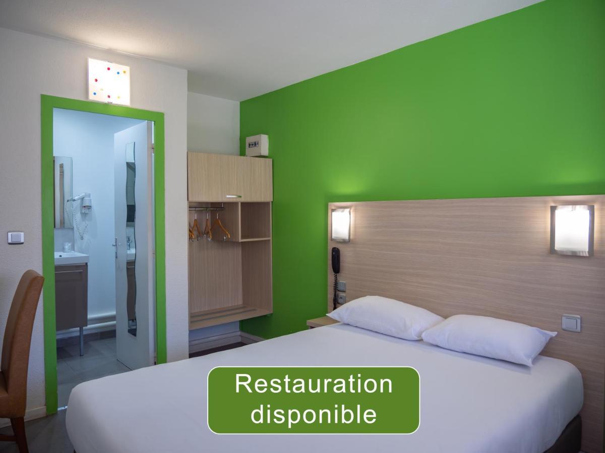 Hotel Restaurant Les Jardins D'Épône Екстериор снимка
