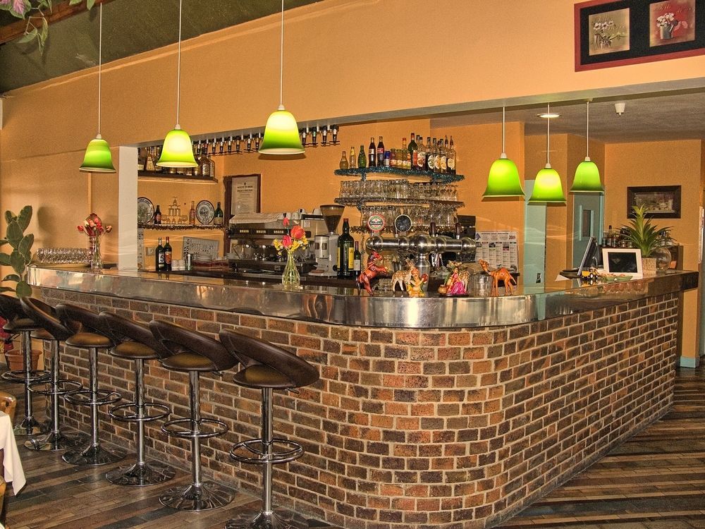 Hotel Restaurant Les Jardins D'Épône Екстериор снимка